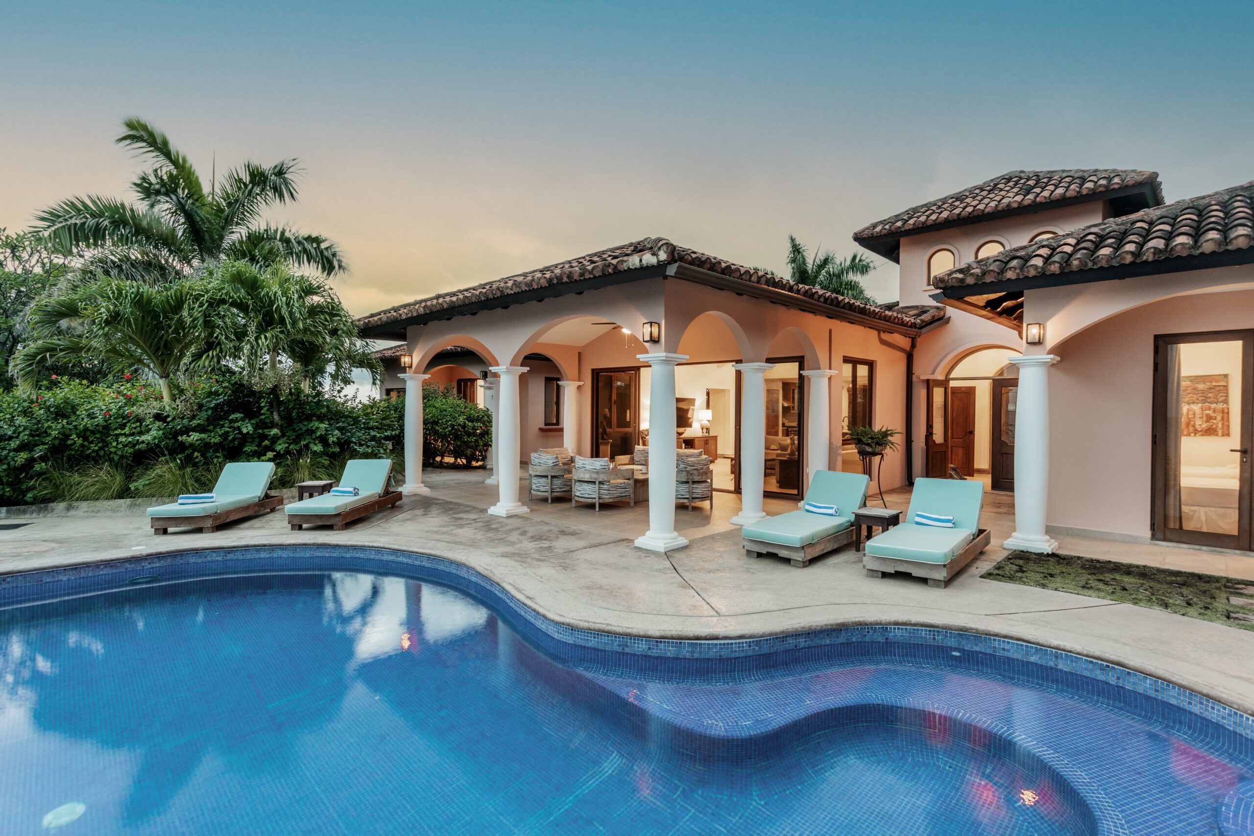 http://ocean%20front%20luxury%20home%20in%20rancho%20santana%20I%20villa%20rosada